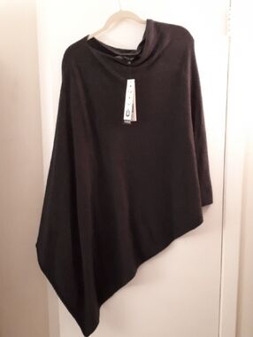 Meghan Markle Cashmere Asymmetric Poncho Sweater NWT Travel CBK Style
